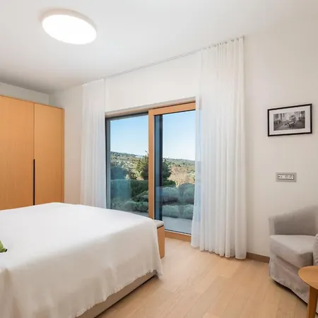 Villa Luxury Bracchia Magic Retreat I With Heated Pool, Sauna And Jacuzzi On Brac *