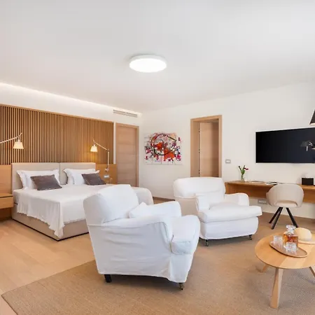 Luxury Bracchia Magic Retreat I With Heated Pool, Sauna And Jacuzzi On Brac *