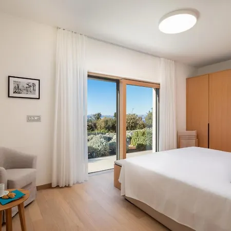 Luxury Bracchia Magic Retreat I With Heated Pool, Sauna And Jacuzzi On Brac