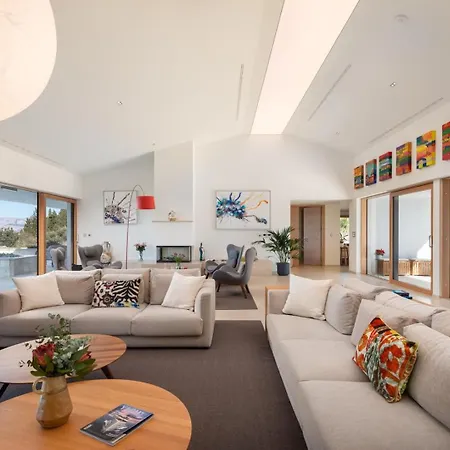 Luxury Bracchia Magic Retreat I With Heated Pool, Sauna And Jacuzzi On Brac *