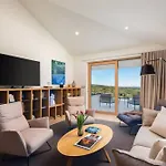 Luxury Bracchia Magic Retreat I With Large Heated Pool & On Brac Villa