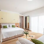 Luxury Bracchia Magic Retreat I With Large Heated Pool & On Brac Villa