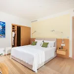 Villa Luxury Bracchia Magic Retreat I With Large Heated Pool & On Brac
