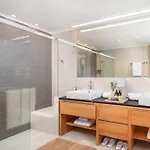 Luxury Bracchia Magic Retreat I With Large Heated Pool & On Brac Villa *