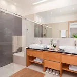 Luxury Bracchia Magic Retreat I With Large Heated Pool & On Brac *