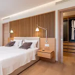 Luxury Bracchia Magic Retreat I With Large Heated Pool & On Brac Villa *
