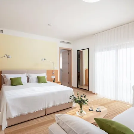 Luxury Bracchia Magic Retreat I With Large Heated Pool & On Brac Вілла