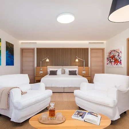 Luxury Bracchia Magic Retreat I With Large Heated Pool & On Brac * Skrip