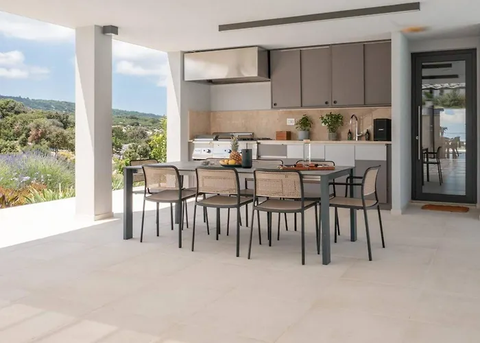 Βίλα Luxury Bracchia Magic Retreat I With Heated Pool, Sauna And Jacuzzi On Brac *