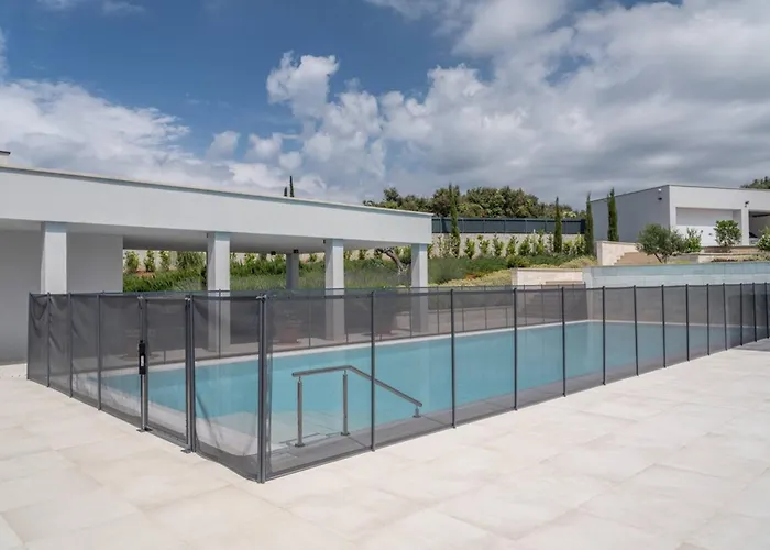 Luxury Bracchia Magic Retreat I With Heated Pool, Sauna And Jacuzzi On Brac