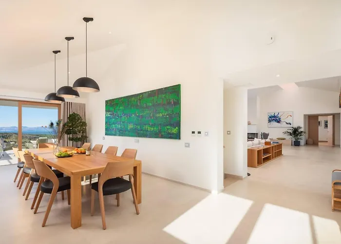 Βίλα Luxury Bracchia Magic Retreat I With Heated Pool, Sauna And Jacuzzi On Brac *