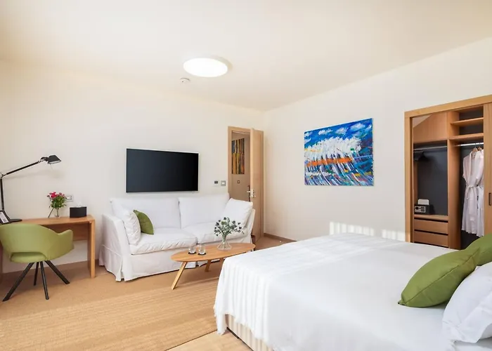 Βίλα Luxury Bracchia Magic Retreat I With Heated Pool, Sauna And Jacuzzi On Brac