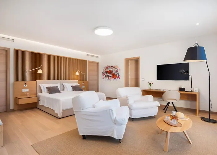 Βίλα Luxury Bracchia Magic Retreat I With Heated Pool, Sauna And Jacuzzi On Brac *