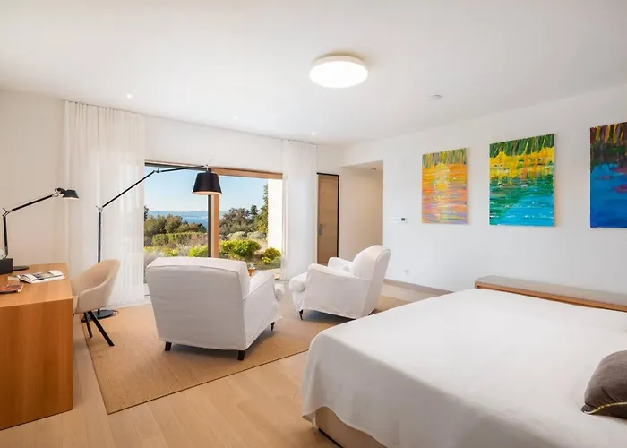 Βίλα Luxury Bracchia Magic Retreat I With Heated Pool, Sauna And Jacuzzi On Brac