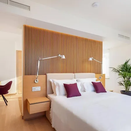 Luxury Bracchia Magic Retreat I With Large Heated Pool & On Brac Villa Skrip